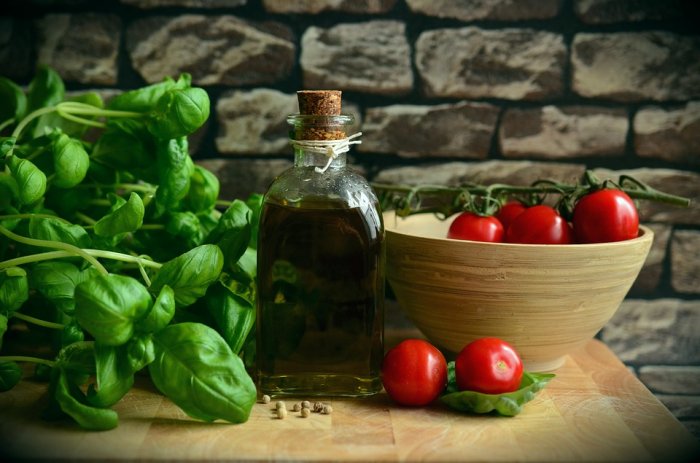 Olive Oil Tomatoes Basil Eat Mediterranean Healthy